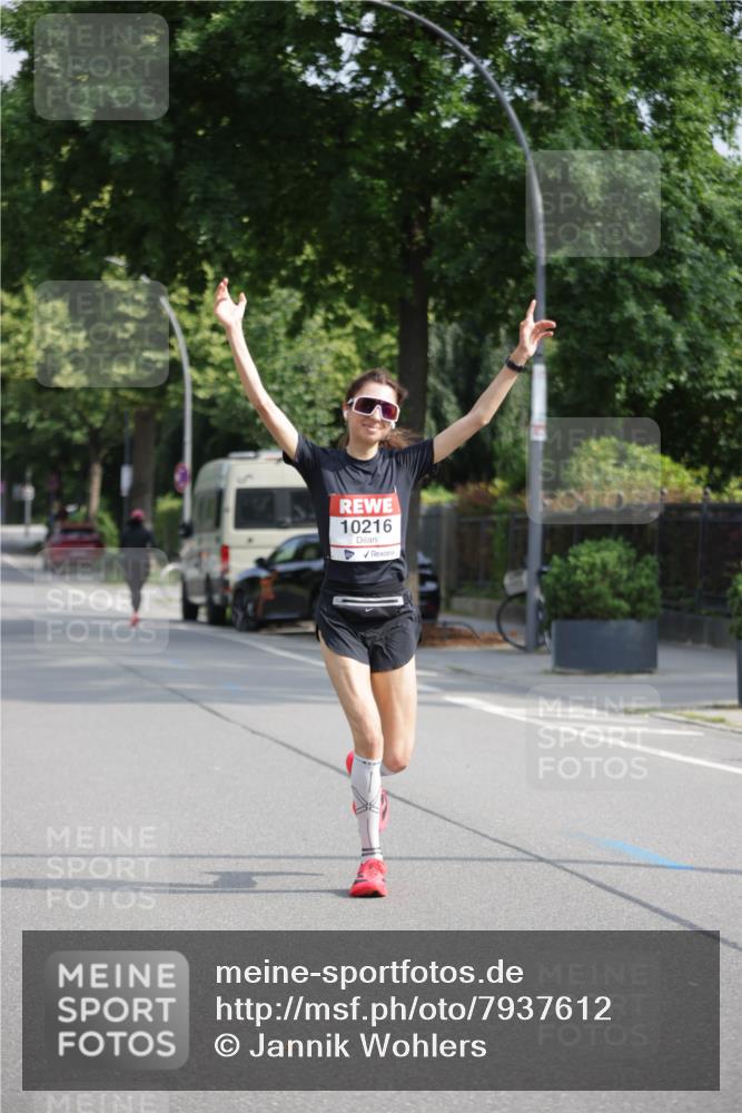 15.06.2025 - REWE Women's Run Jannik Wohlers http://msf.ph/oto/7937612 15.06.2025 08:43:29 Laufen 192121 meine-sportfotos.de