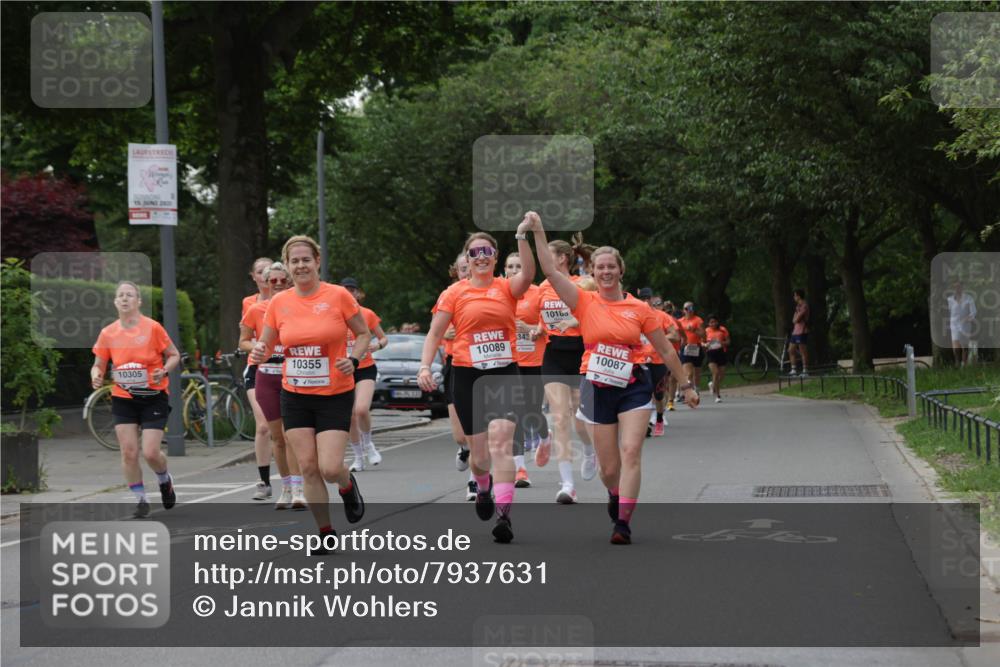 15.06.2025 - REWE Women's Run Jannik Wohlers http://msf.ph/oto/7937631 15.06.2025 08:27:02 Laufen 15, 2025, 10305, 10355, 133, 1016, 343, 10089, 10087 meine-sportfotos.de
