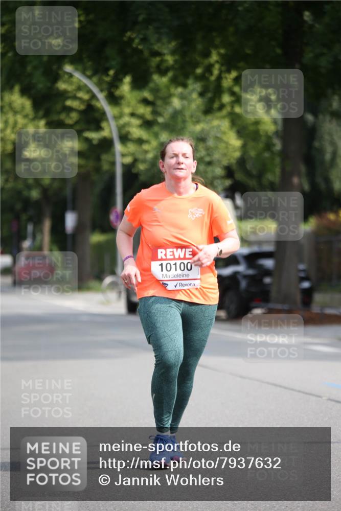 15.06.2025 - REWE Women's Run Jannik Wohlers http://msf.ph/oto/7937632 15.06.2025 09:55:26 Laufen 10100 meine-sportfotos.de