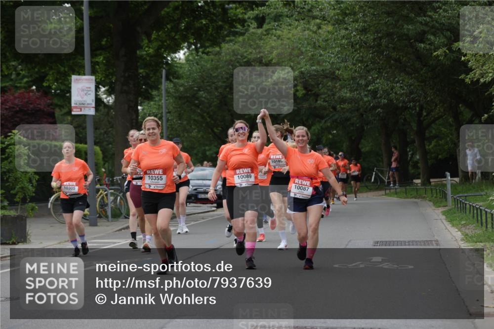 15.06.2025 - REWE Women's Run Jannik Wohlers http://msf.ph/oto/7937639 15.06.2025 08:27:02 Laufen 15, 2025, 10185, 10, 10355, 10089, 10305, 10087 meine-sportfotos.de