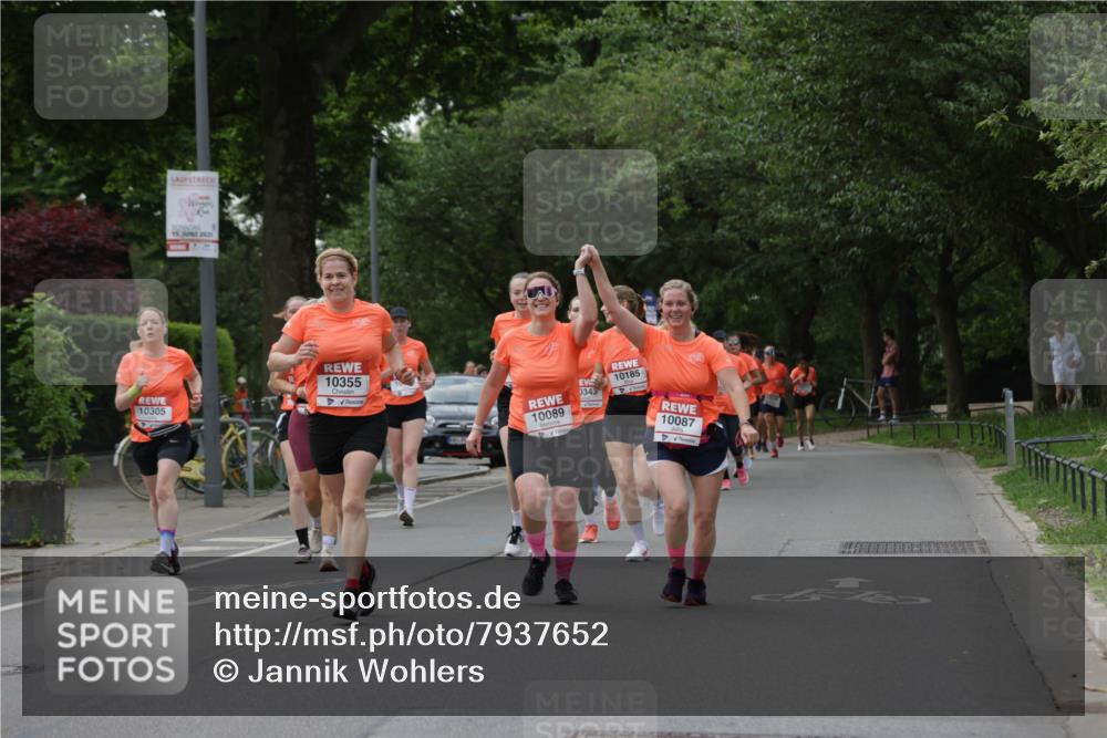 15.06.2025 - REWE Women's Run Jannik Wohlers http://msf.ph/oto/7937652 15.06.2025 08:27:02 Laufen 10305, 15, 2025, 10355, 10089, 10185, 0343, 10087 meine-sportfotos.de