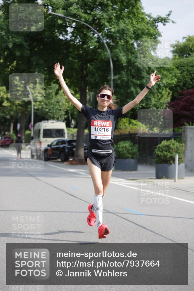 15.06.2025 - REWE Women's Run Jannik Wohlers http://msf.ph/oto/7937664 15.06.2025 08:43:30 Laufen 10216 meine-sportfotos.de