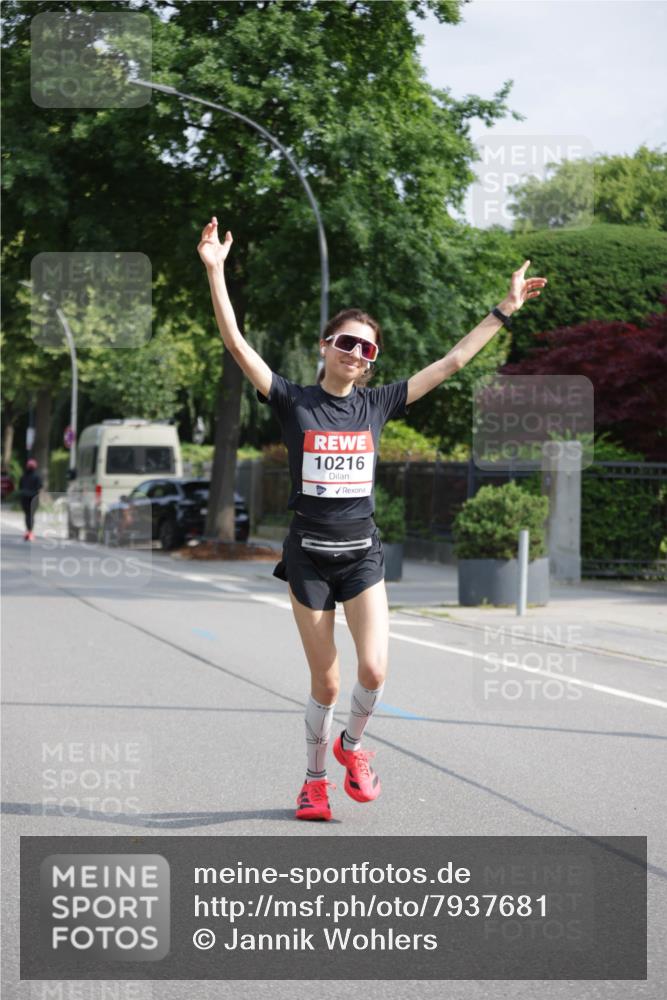 15.06.2025 - REWE Women's Run Jannik Wohlers http://msf.ph/oto/7937681 15.06.2025 08:43:30 Laufen 10216 meine-sportfotos.de