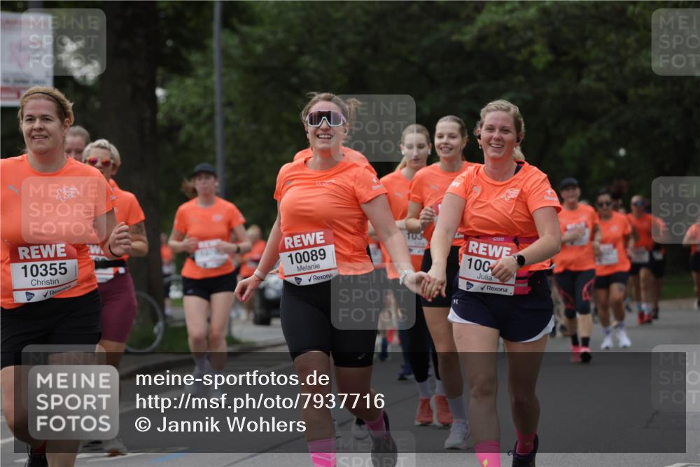 15.06.2025 - REWE Women's Run Jannik Wohlers http://msf.ph/oto/7937716 15.06.2025 08:27:03 Laufen 10355, 10089, 103, 100 meine-sportfotos.de
