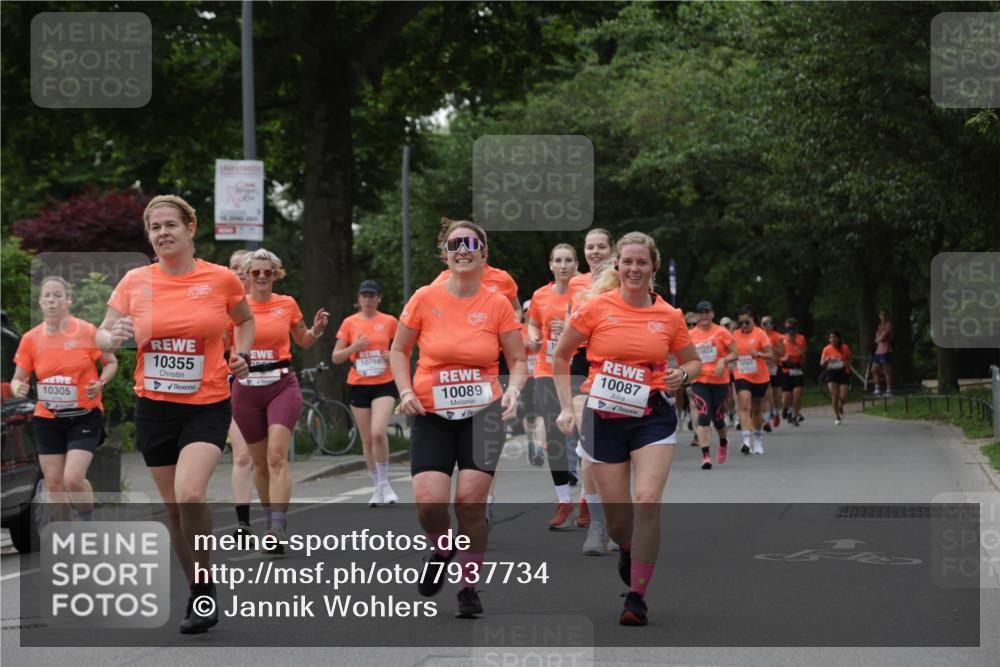 15.06.2025 - REWE Women's Run Jannik Wohlers http://msf.ph/oto/7937734 15.06.2025 08:27:03 Laufen 10305, 10355, 10766, 10089, 10087, 10641 meine-sportfotos.de