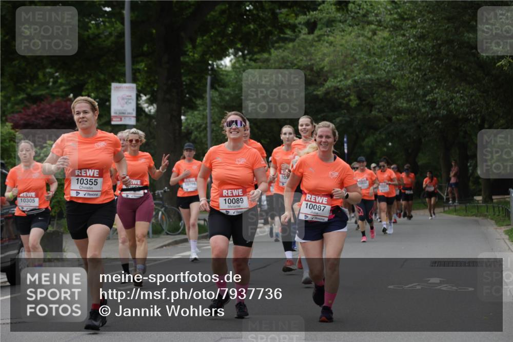 15.06.2025 - REWE Women's Run Jannik Wohlers http://msf.ph/oto/7937736 15.06.2025 08:27:04 Laufen 10305, 10355, 10766, 10089, 103, 10087 meine-sportfotos.de