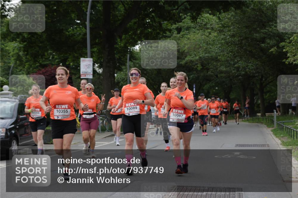 15.06.2025 - REWE Women's Run Jannik Wohlers http://msf.ph/oto/7937749 15.06.2025 08:27:04 Laufen 10305, 10355, 10500, 10089, 10, 10087 meine-sportfotos.de