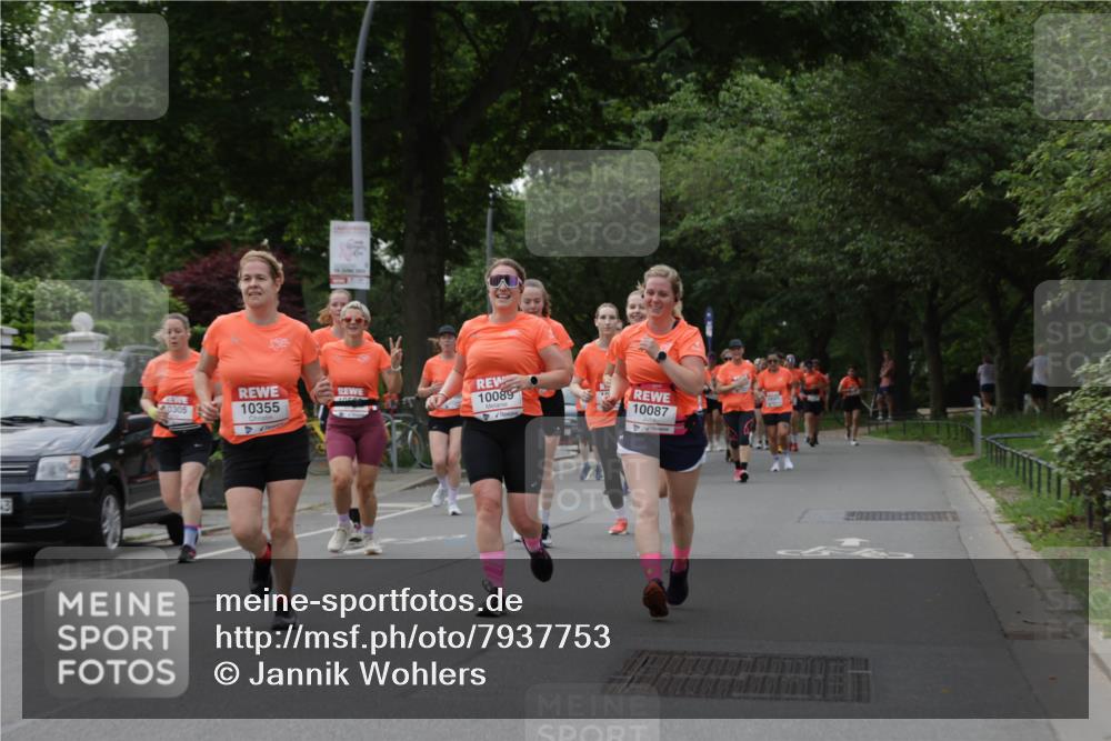 15.06.2025 - REWE Women's Run Jannik Wohlers http://msf.ph/oto/7937753 15.06.2025 08:27:04 Laufen 0305, 10355, 1050, 10089, 10087 meine-sportfotos.de