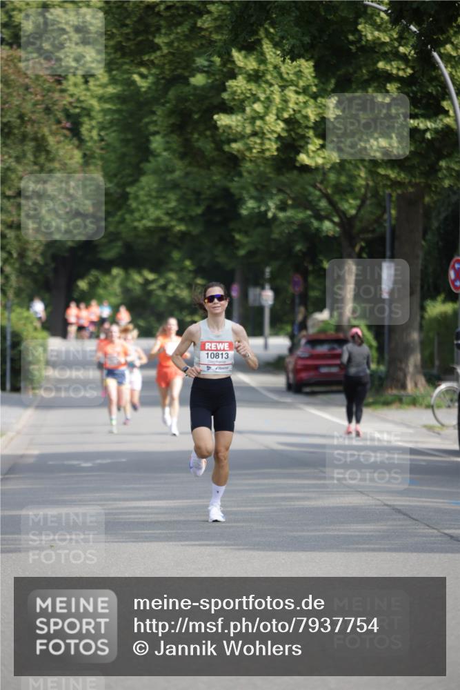 15.06.2025 - REWE Women's Run Jannik Wohlers http://msf.ph/oto/7937754 15.06.2025 08:43:35 Laufen 10813 meine-sportfotos.de