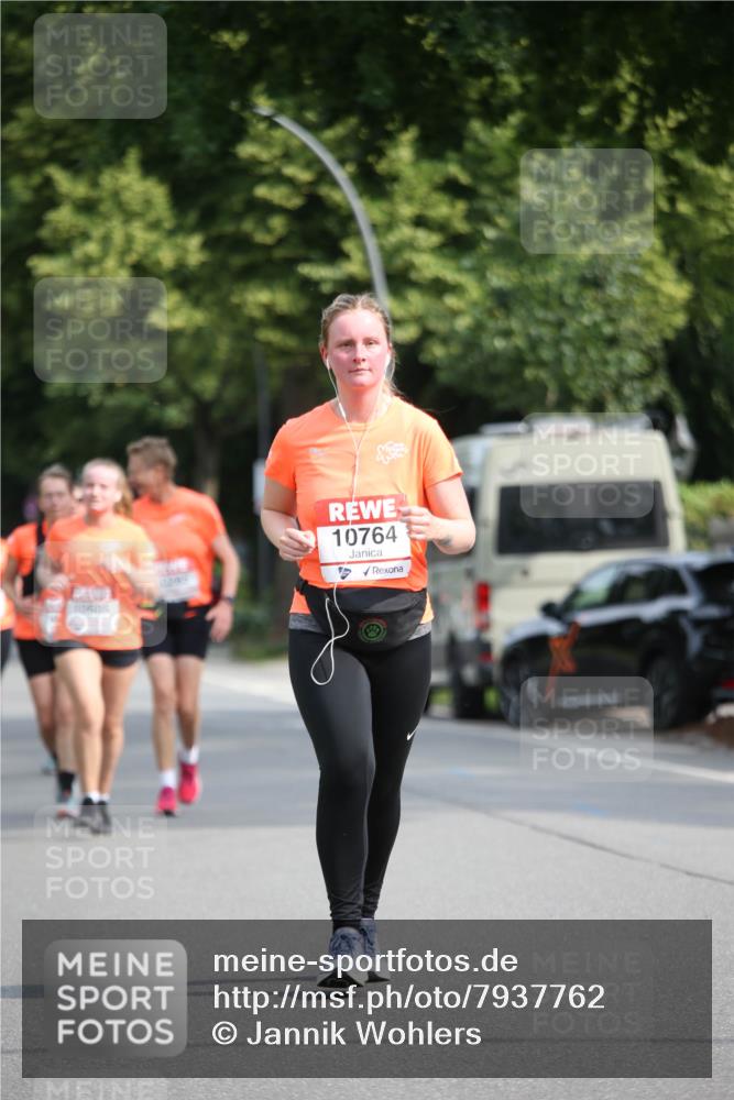 15.06.2025 - REWE Women's Run Jannik Wohlers http://msf.ph/oto/7937762 15.06.2025 09:55:39 Laufen 10764 meine-sportfotos.de