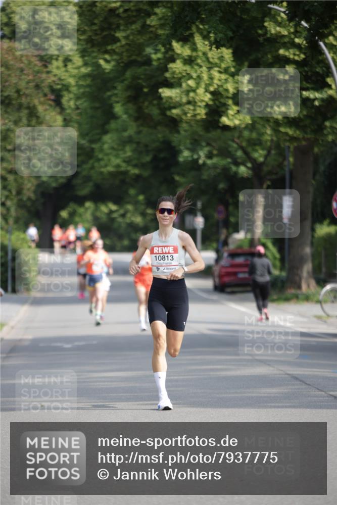 15.06.2025 - REWE Women's Run Jannik Wohlers http://msf.ph/oto/7937775 15.06.2025 08:43:36 Laufen 10813 meine-sportfotos.de