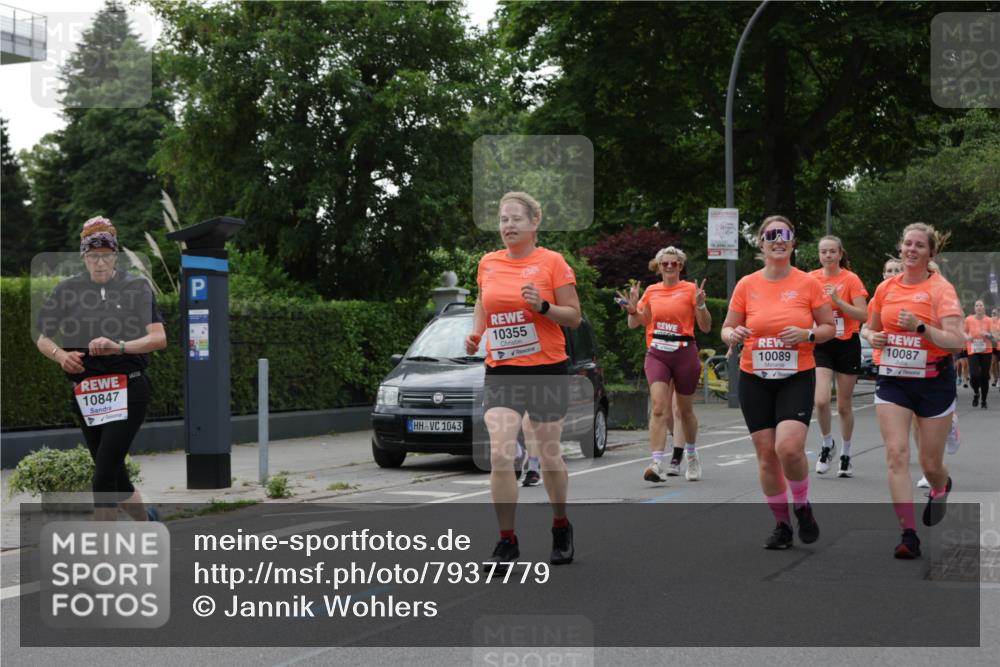 15.06.2025 - REWE Women's Run Jannik Wohlers http://msf.ph/oto/7937779 15.06.2025 08:27:04 Laufen 10847, 1043, 10355, 10089, 10087 meine-sportfotos.de
