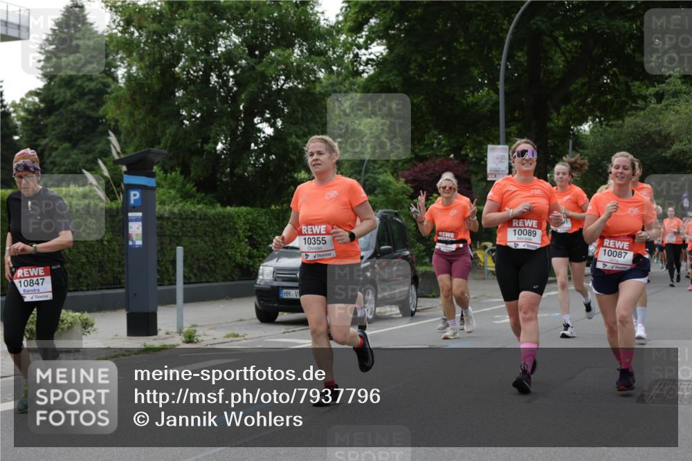 15.06.2025 - REWE Women's Run Jannik Wohlers http://msf.ph/oto/7937796 15.06.2025 08:27:05 Laufen 10847, 10355, 10089, 10087 meine-sportfotos.de
