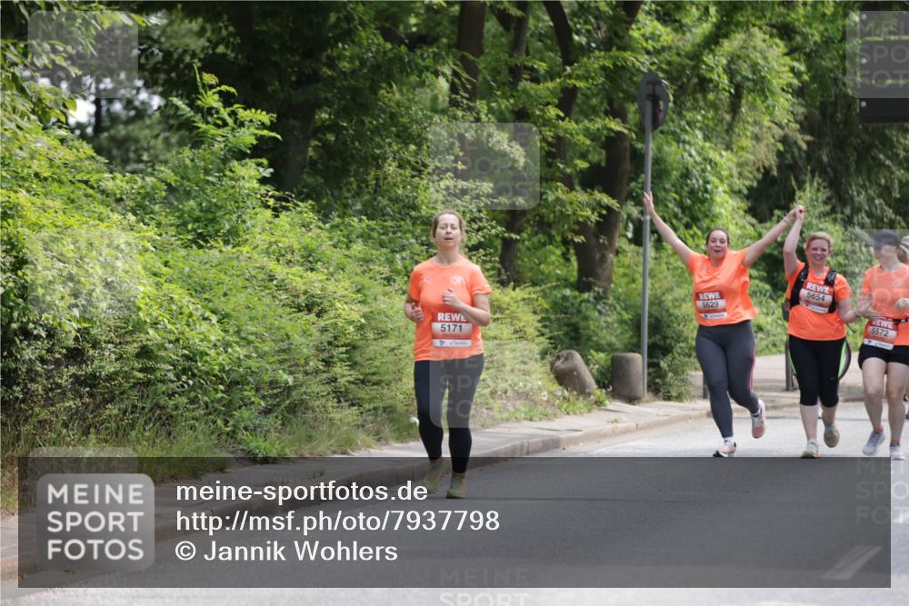 15.06.2025 - REWE Women's Run Jannik Wohlers http://msf.ph/oto/7937798 15.06.2025 10:14:15 Laufen 5654, 5629, 5572, 5171 meine-sportfotos.de