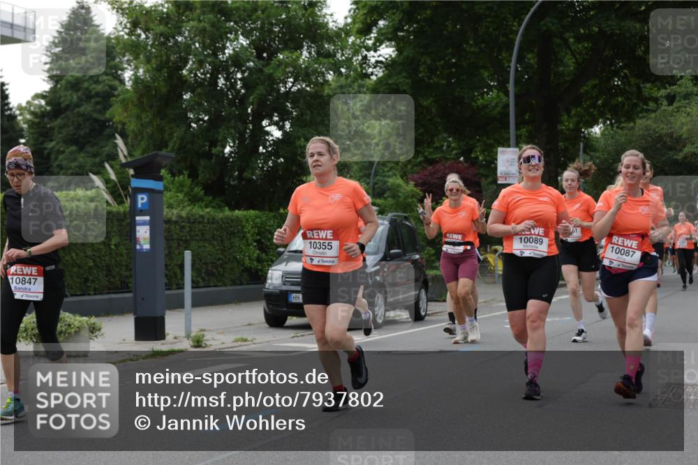 15.06.2025 - REWE Women's Run Jannik Wohlers http://msf.ph/oto/7937802 15.06.2025 08:27:05 Laufen 10847, 10355, 10089, 10087 meine-sportfotos.de