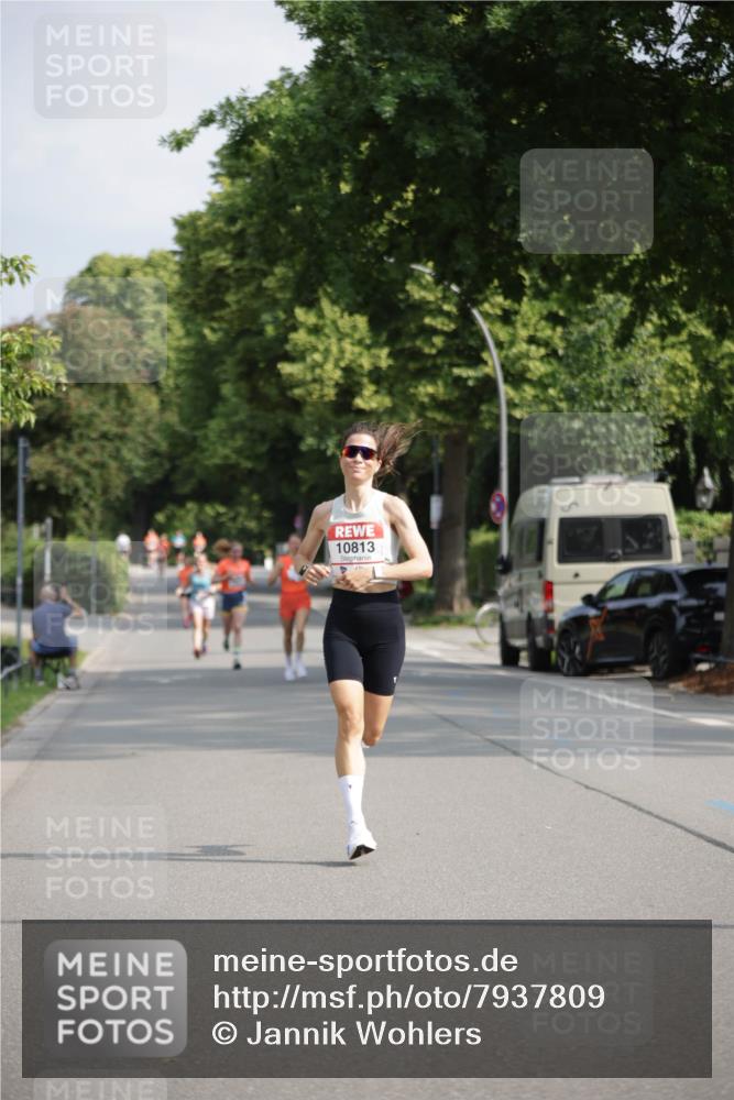 15.06.2025 - REWE Women's Run Jannik Wohlers http://msf.ph/oto/7937809 15.06.2025 08:43:39 Laufen 10813 meine-sportfotos.de