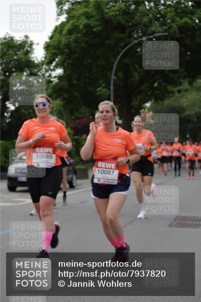 15.06.2025 - REWE Women's Run Jannik Wohlers http://msf.ph/oto/7937820 15.06.2025 08:27:06 Laufen 10089, 10087 meine-sportfotos.de