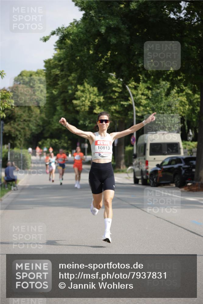 15.06.2025 - REWE Women's Run Jannik Wohlers http://msf.ph/oto/7937831 15.06.2025 08:43:39 Laufen 10813 meine-sportfotos.de