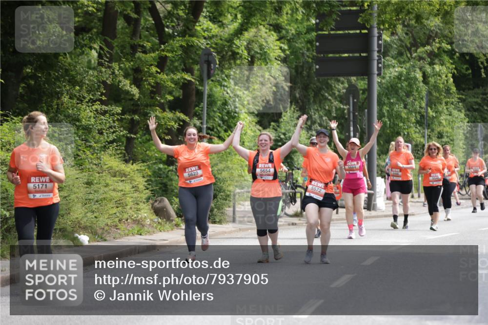 15.06.2025 - REWE Women's Run Jannik Wohlers http://msf.ph/oto/7937905 15.06.2025 10:14:17 Laufen 5171, 5629, 5654, 5572, 5684, 5488, 5545 meine-sportfotos.de