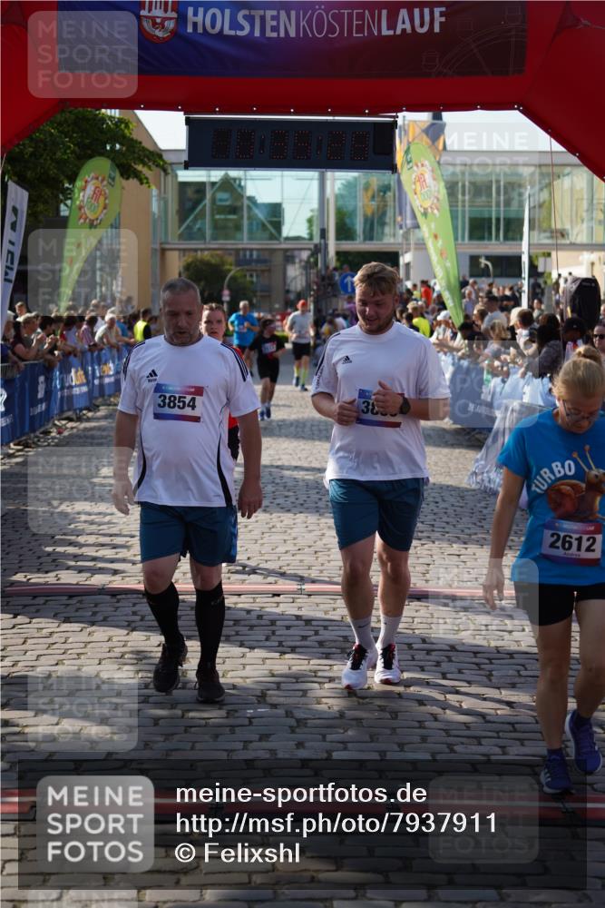 13.06.2025 - Holstenköstenlauf Felixshl http://msf.ph/oto/7937911 13.06.2025 18:05:30 Laufen 2513, 2612, 2817, 3853, 3854 meine-sportfotos.de