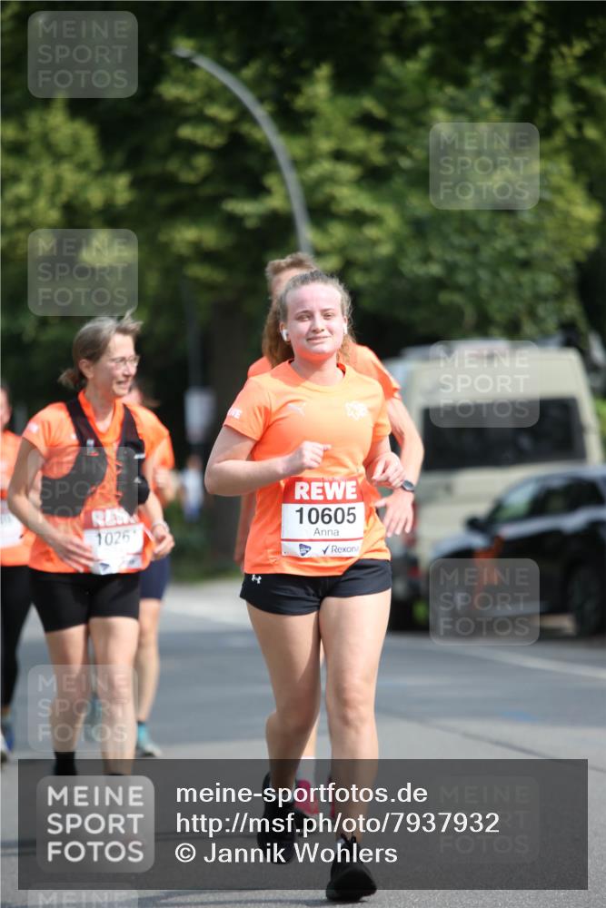 15.06.2025 - REWE Women's Run Jannik Wohlers http://msf.ph/oto/7937932 15.06.2025 09:55:43 Laufen 10605, 10261 meine-sportfotos.de