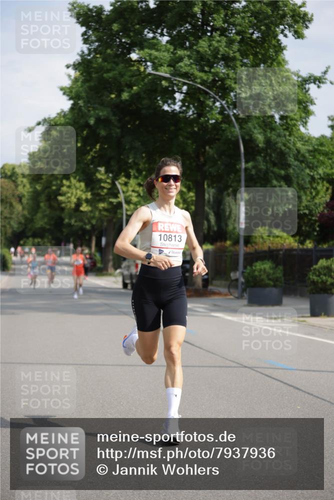 15.06.2025 - REWE Women's Run Jannik Wohlers http://msf.ph/oto/7937936 15.06.2025 08:43:41 Laufen 10813 meine-sportfotos.de
