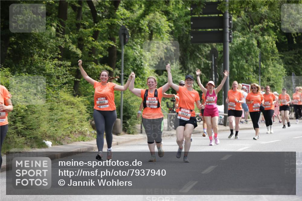 15.06.2025 - REWE Women's Run Jannik Wohlers http://msf.ph/oto/7937940 15.06.2025 10:14:17 Laufen 5654, 5629, 5572, 5684, 10125, 5488, 5545 meine-sportfotos.de