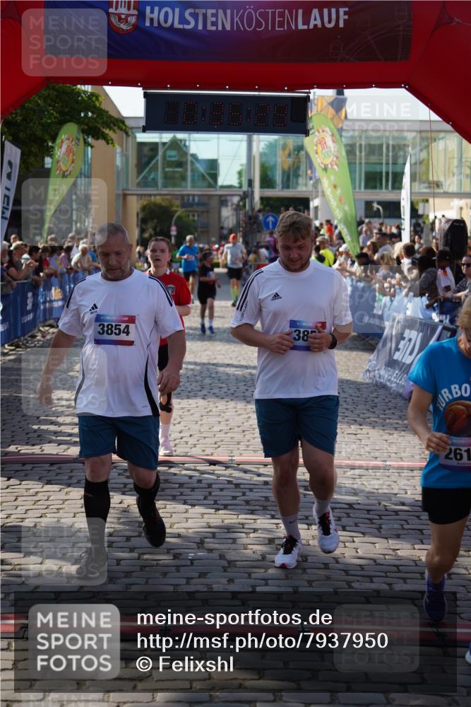 13.06.2025 - Holstenköstenlauf Felixshl http://msf.ph/oto/7937950 13.06.2025 18:05:30 Laufen 2513, 2612, 2817, 3853, 3854 meine-sportfotos.de