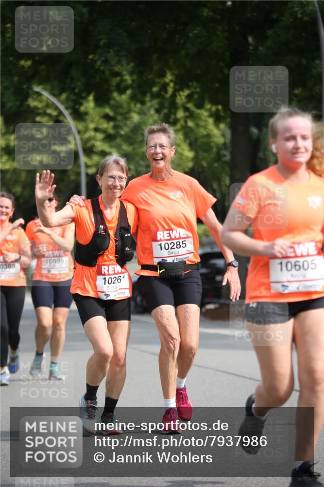 15.06.2025 - REWE Women's Run Jannik Wohlers http://msf.ph/oto/7937986 15.06.2025 09:55:45 Laufen 0389, 10595, 10261, 10285, 1060 meine-sportfotos.de