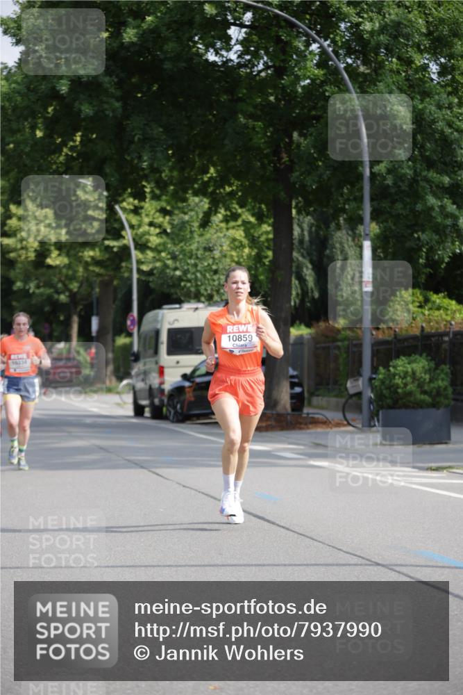 15.06.2025 - REWE Women's Run Jannik Wohlers http://msf.ph/oto/7937990 15.06.2025 08:43:45 Laufen 10334, 10859 meine-sportfotos.de