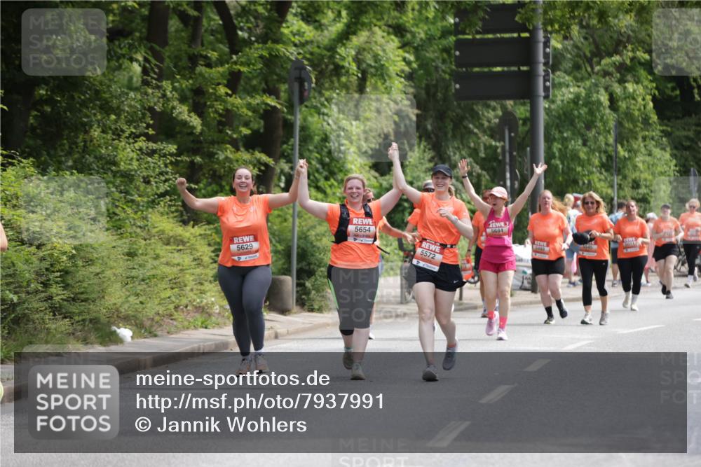 15.06.2025 - REWE Women's Run Jannik Wohlers http://msf.ph/oto/7937991 15.06.2025 10:14:18 Laufen 5629, 5654, 5572, 5684, 5488, 5545 meine-sportfotos.de
