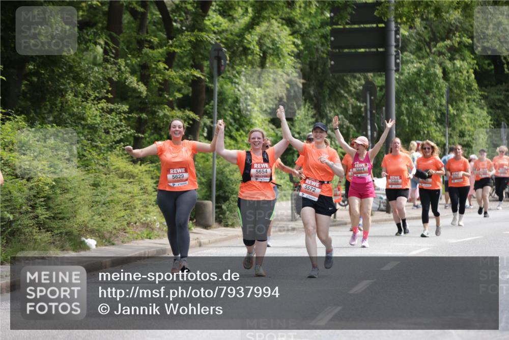 15.06.2025 - REWE Women's Run Jannik Wohlers http://msf.ph/oto/7937994 15.06.2025 10:14:18 Laufen 5654, 5629, 5572, 5684, 5488 meine-sportfotos.de