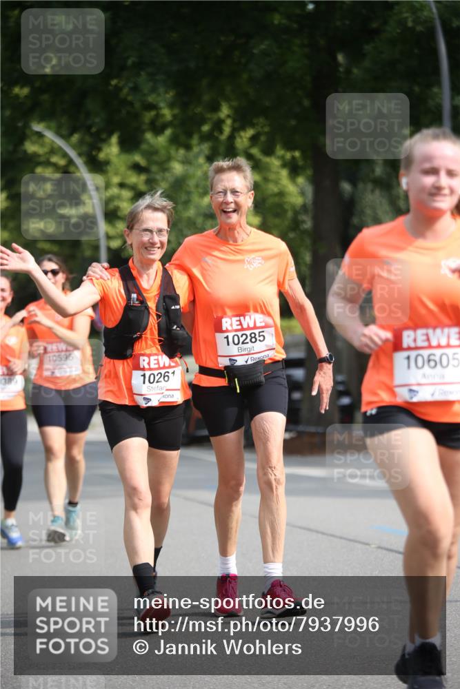 15.06.2025 - REWE Women's Run Jannik Wohlers http://msf.ph/oto/7937996 15.06.2025 09:55:46 Laufen 389, 10595, 10261, 10285, 106 meine-sportfotos.de