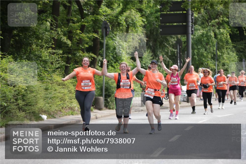 15.06.2025 - REWE Women's Run Jannik Wohlers http://msf.ph/oto/7938007 15.06.2025 10:14:18 Laufen 5629, 5654, 5572, 5684, 5488 meine-sportfotos.de