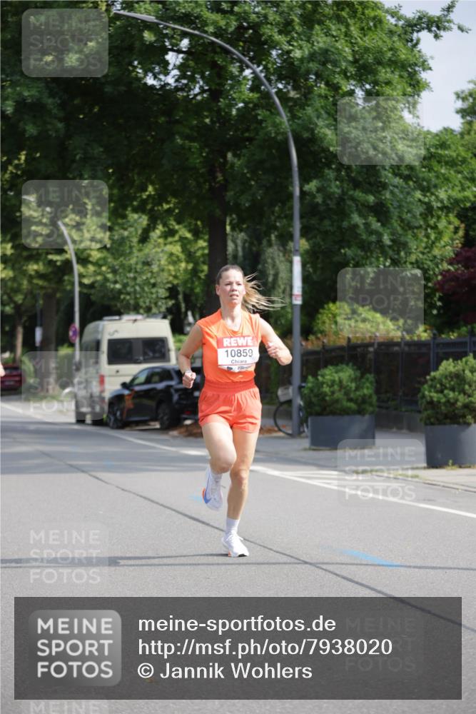 15.06.2025 - REWE Women's Run Jannik Wohlers http://msf.ph/oto/7938020 15.06.2025 08:43:46 Laufen 10859 meine-sportfotos.de
