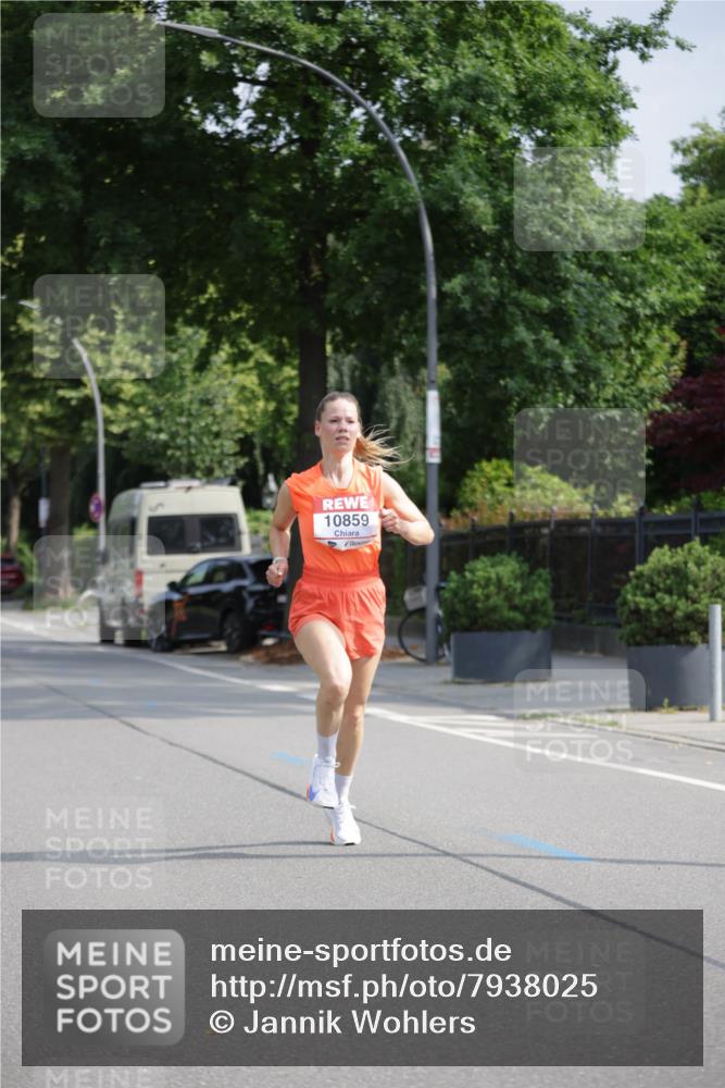 15.06.2025 - REWE Women's Run Jannik Wohlers http://msf.ph/oto/7938025 15.06.2025 08:43:46 Laufen 10859 meine-sportfotos.de