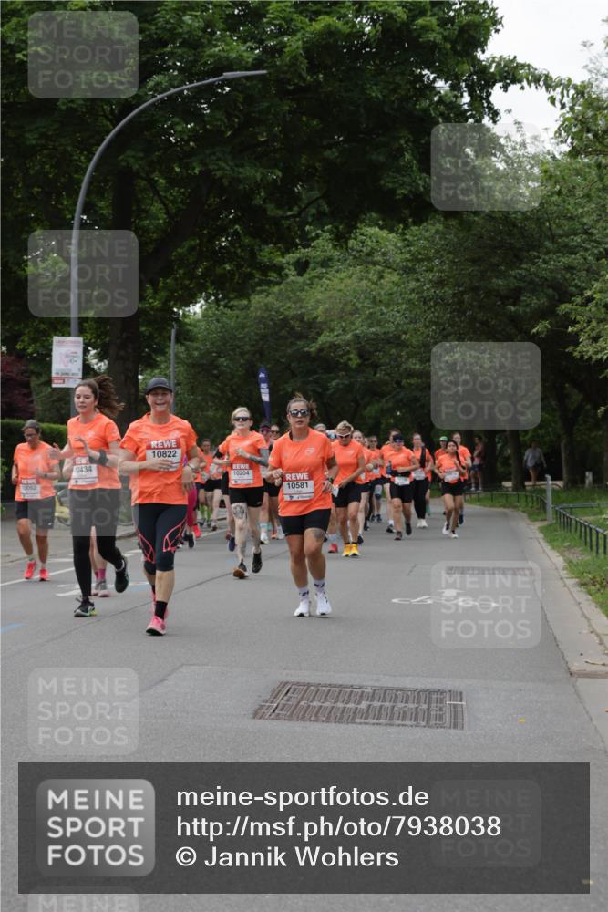 15.06.2025 - REWE Women's Run Jannik Wohlers http://msf.ph/oto/7938038 15.06.2025 08:27:11 Laufen 10822, 10434, 10204, 10062, 10581 meine-sportfotos.de