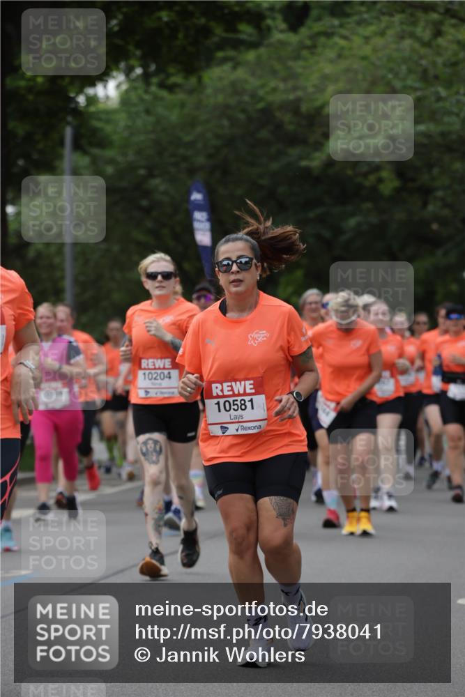 15.06.2025 - REWE Women's Run Jannik Wohlers http://msf.ph/oto/7938041 15.06.2025 08:27:11 Laufen 10204, 10581 meine-sportfotos.de