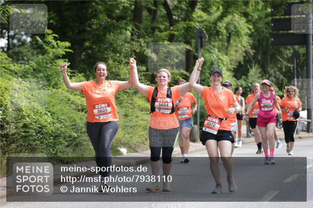 15.06.2025 - REWE Women's Run Jannik Wohlers http://msf.ph/oto/7938110 15.06.2025 10:14:21 Laufen 5629, 5654, 5362, 5572, 5684 meine-sportfotos.de