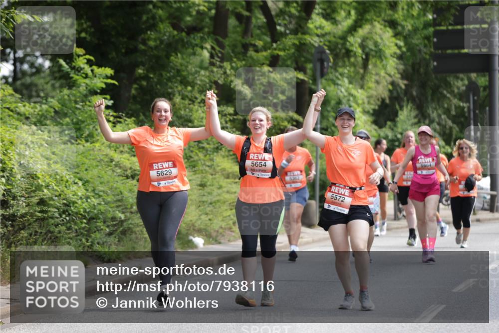 15.06.2025 - REWE Women's Run Jannik Wohlers http://msf.ph/oto/7938116 15.06.2025 10:14:21 Laufen 5629, 5654, 5362, 5572, 5684, 646 meine-sportfotos.de