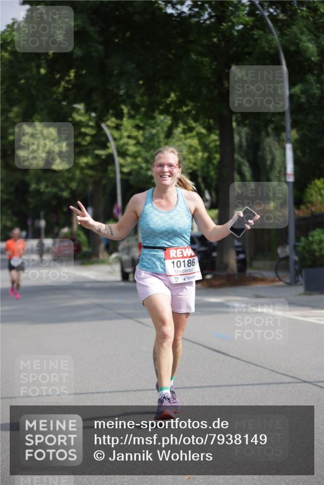 15.06.2025 - REWE Women's Run Jannik Wohlers http://msf.ph/oto/7938149 15.06.2025 08:43:51 Laufen 10186 meine-sportfotos.de