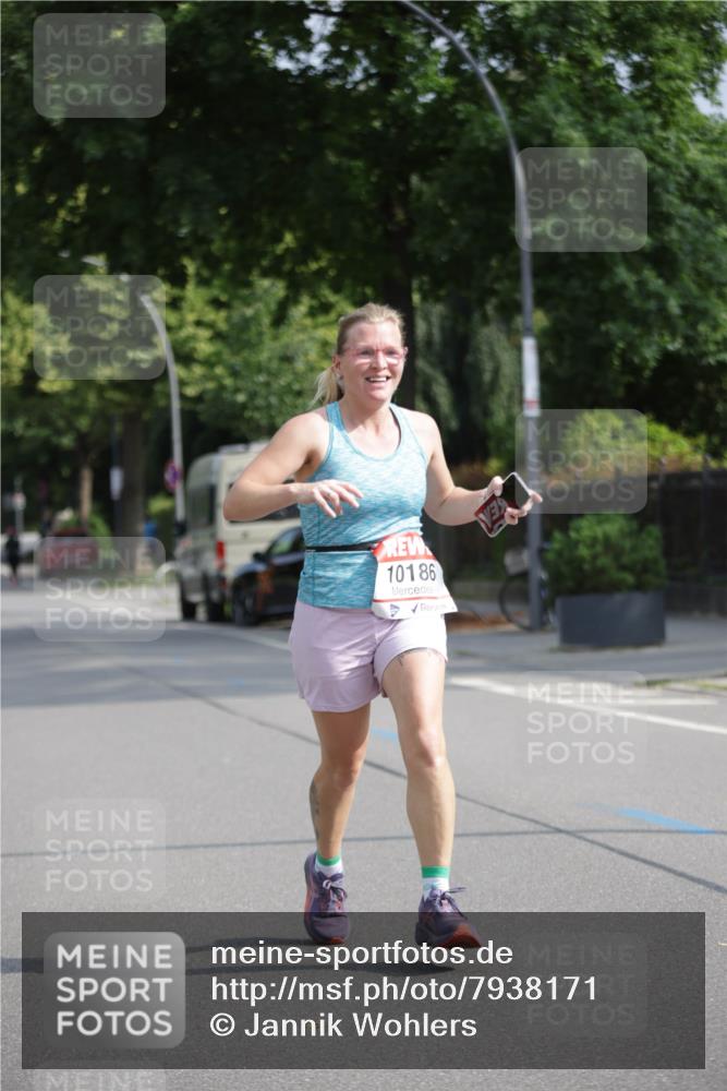 15.06.2025 - REWE Women's Run Jannik Wohlers http://msf.ph/oto/7938171 15.06.2025 08:43:51 Laufen 10186 meine-sportfotos.de