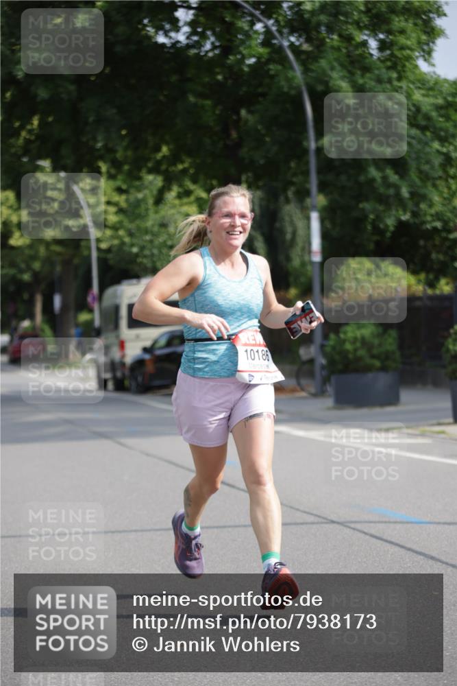 15.06.2025 - REWE Women's Run Jannik Wohlers http://msf.ph/oto/7938173 15.06.2025 08:43:51 Laufen 10186 meine-sportfotos.de