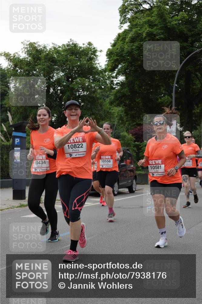 15.06.2025 - REWE Women's Run Jannik Wohlers http://msf.ph/oto/7938176 15.06.2025 08:27:14 Laufen 10434, 10822, 10556, 10581, 204 meine-sportfotos.de