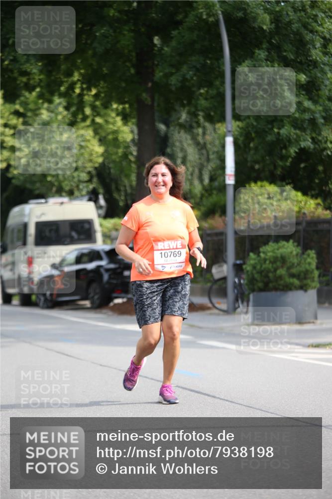 15.06.2025 - REWE Women's Run Jannik Wohlers http://msf.ph/oto/7938198 15.06.2025 09:55:58 Laufen 10769 meine-sportfotos.de