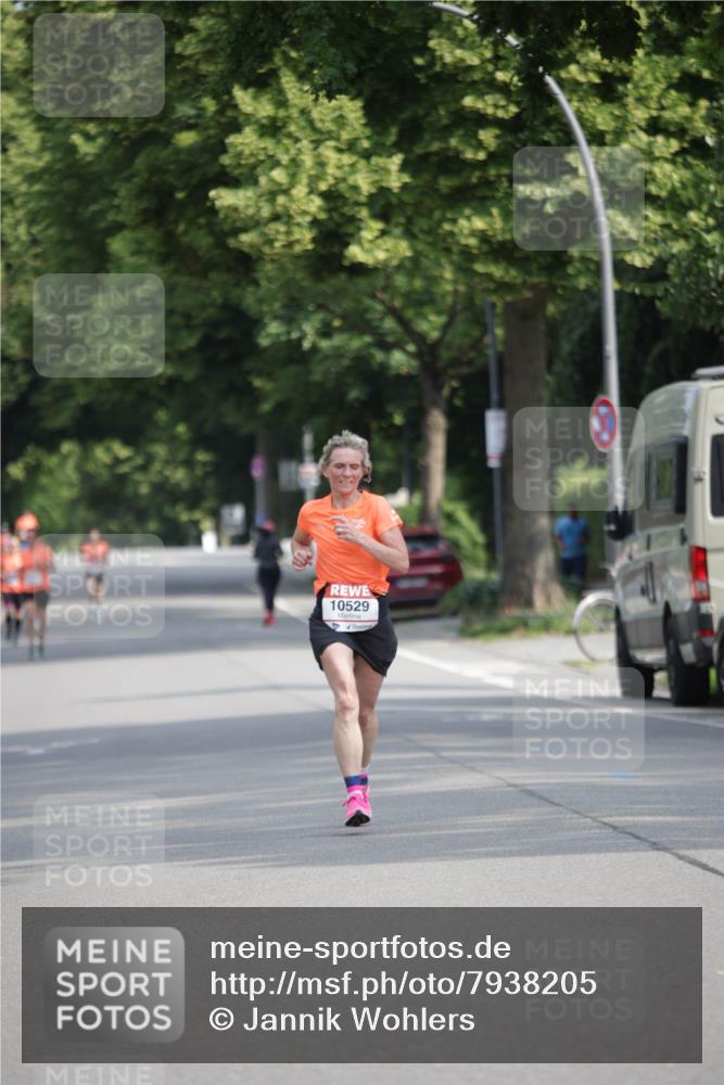 15.06.2025 - REWE Women's Run Jannik Wohlers http://msf.ph/oto/7938205 15.06.2025 08:43:53 Laufen 10529 meine-sportfotos.de