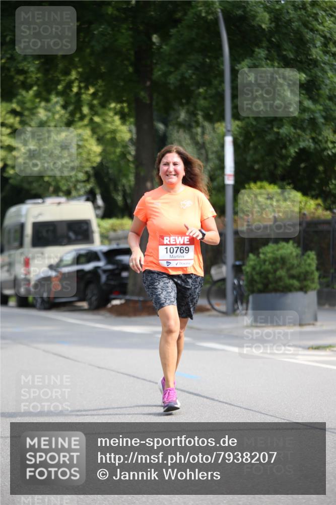 15.06.2025 - REWE Women's Run Jannik Wohlers http://msf.ph/oto/7938207 15.06.2025 09:55:58 Laufen 10769 meine-sportfotos.de
