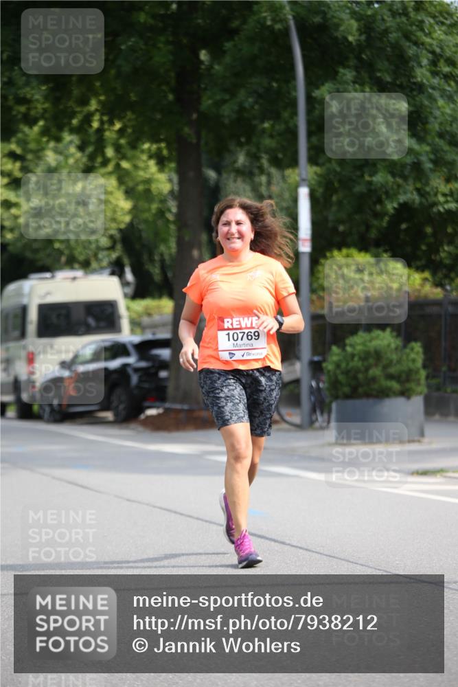 15.06.2025 - REWE Women's Run Jannik Wohlers http://msf.ph/oto/7938212 15.06.2025 09:55:58 Laufen 10769 meine-sportfotos.de