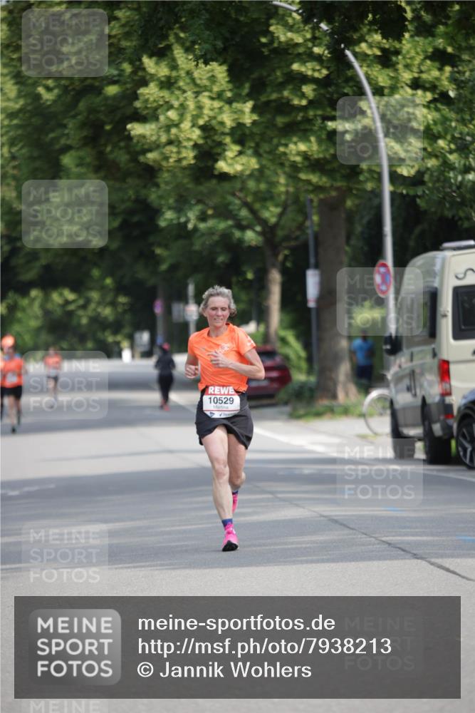 15.06.2025 - REWE Women's Run Jannik Wohlers http://msf.ph/oto/7938213 15.06.2025 08:43:54 Laufen 10529 meine-sportfotos.de