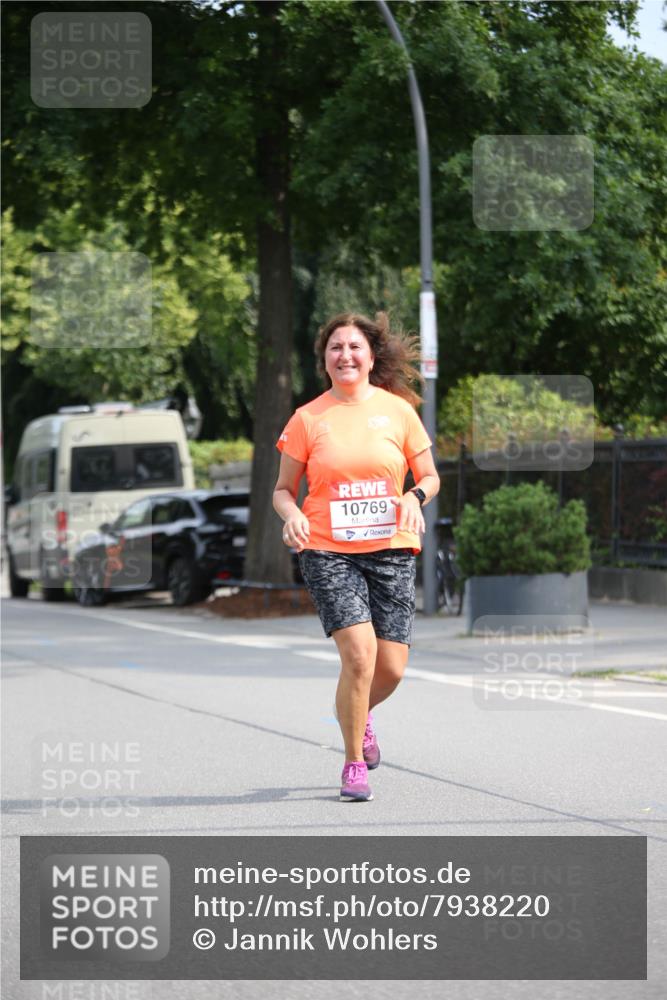 15.06.2025 - REWE Women's Run Jannik Wohlers http://msf.ph/oto/7938220 15.06.2025 09:55:58 Laufen 10769 meine-sportfotos.de